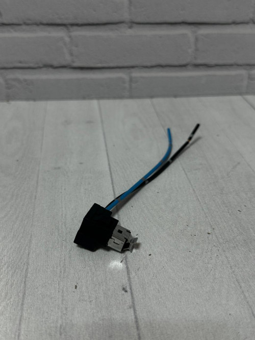 Разъем пластик для ламп H11 с проводом 